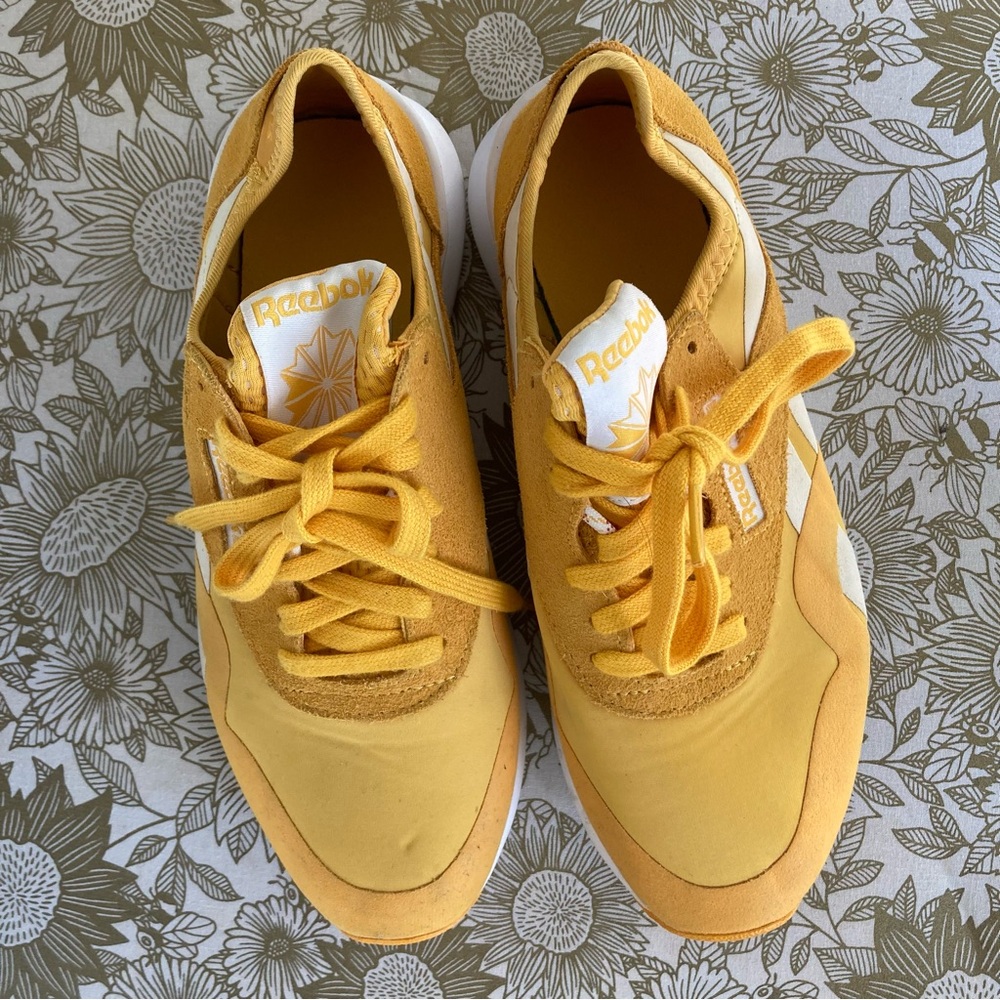 Reebok Sneakers